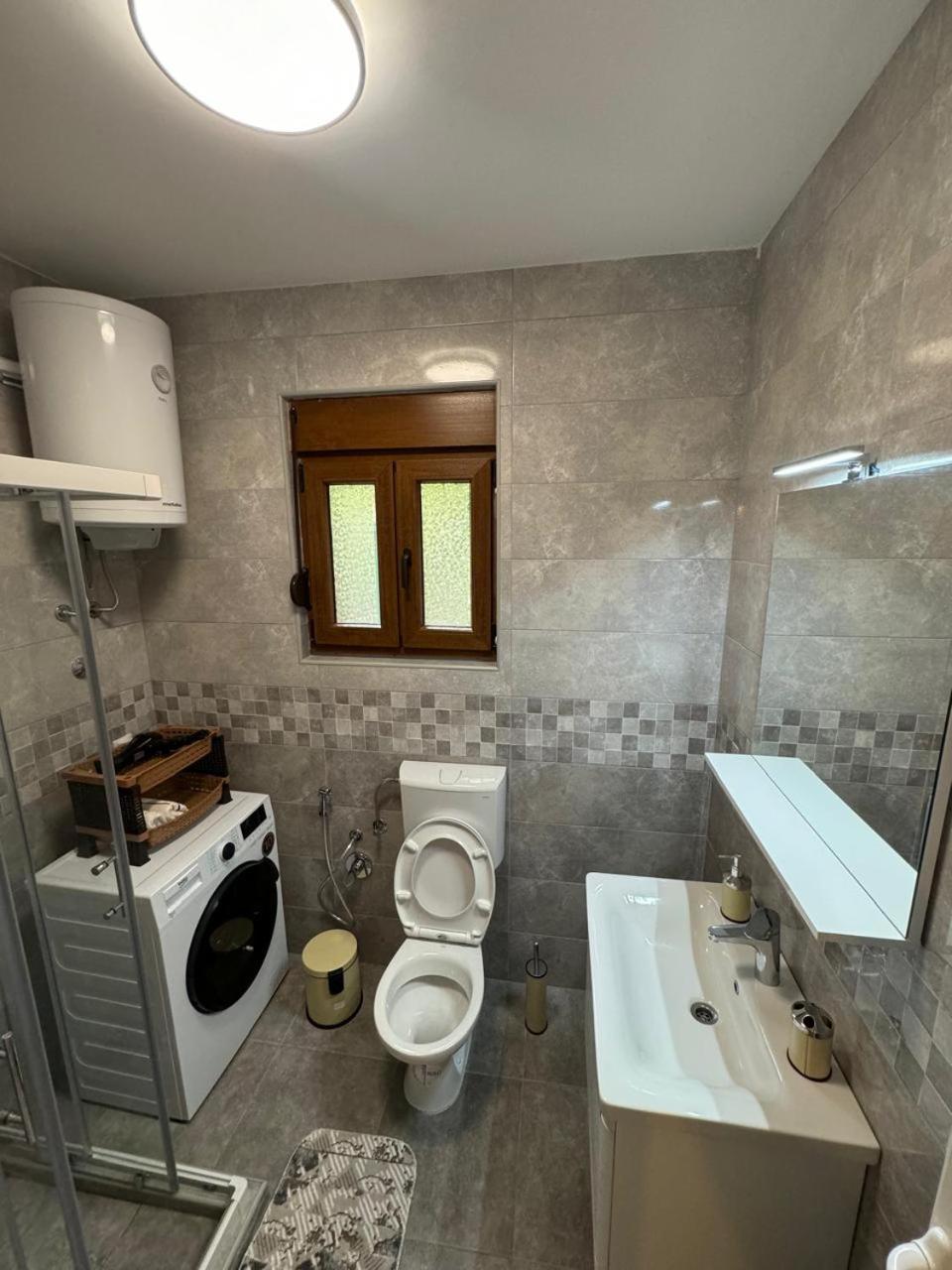 Apartment Vento Di Bocche III Cattaro Esterno foto